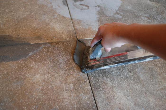 Как затирать швы на плитке на полу