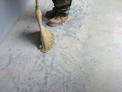 Ремонт стяжки пола: как усилить бетонную стяжку, как делать ремонт своими руками и заделывать трещины плиточным клеем