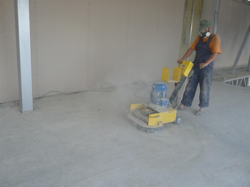 Как правило, к полировке бетона следует приступать только тогда, когда полностью завершены все шлифовальные работы 