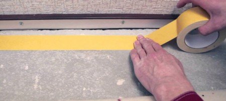 Как стелить ковролин на деревянный пол