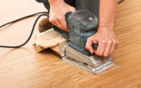 Как покрыть деревянный пол лаком - инструкция по выполнению работ!