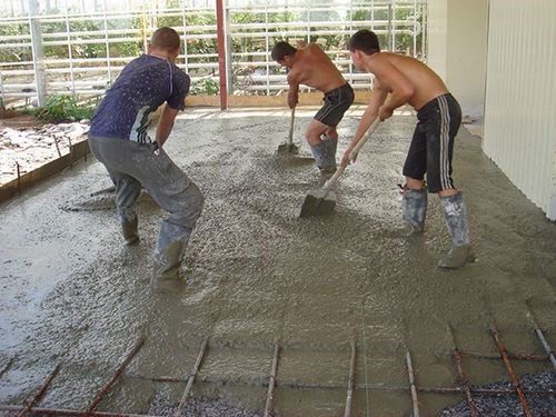 Как сделать бетонный пол в частном доме своими руками - инструкция!