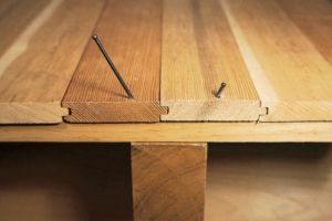 Как устранить скрип деревянного пола перетяжка саморезами 