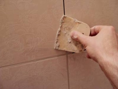 Какой затиркой затирать плитку в ванной комнате