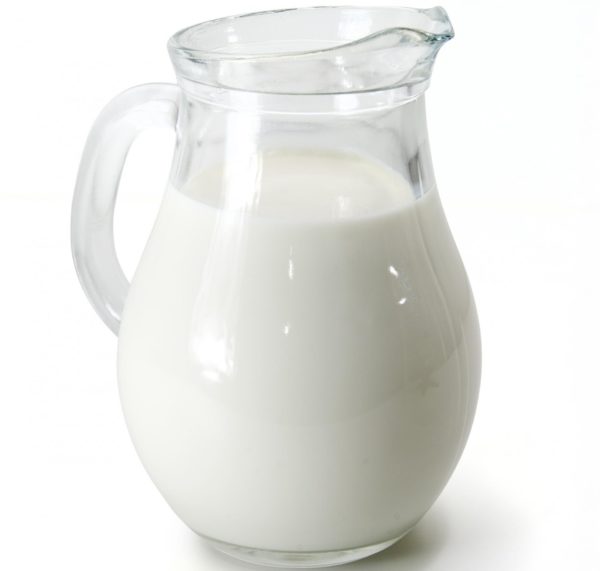 Молоко в кувшине