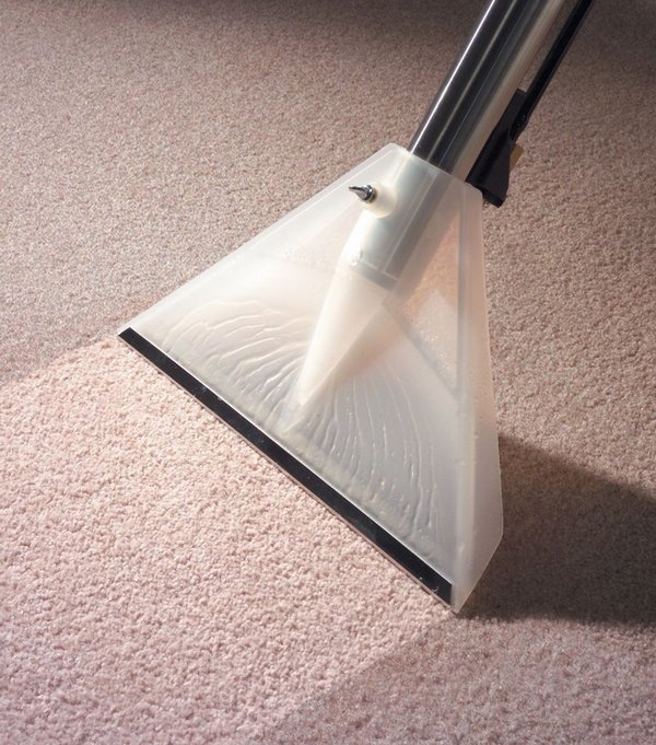 Влажная чистка ковролина в домашних условиях